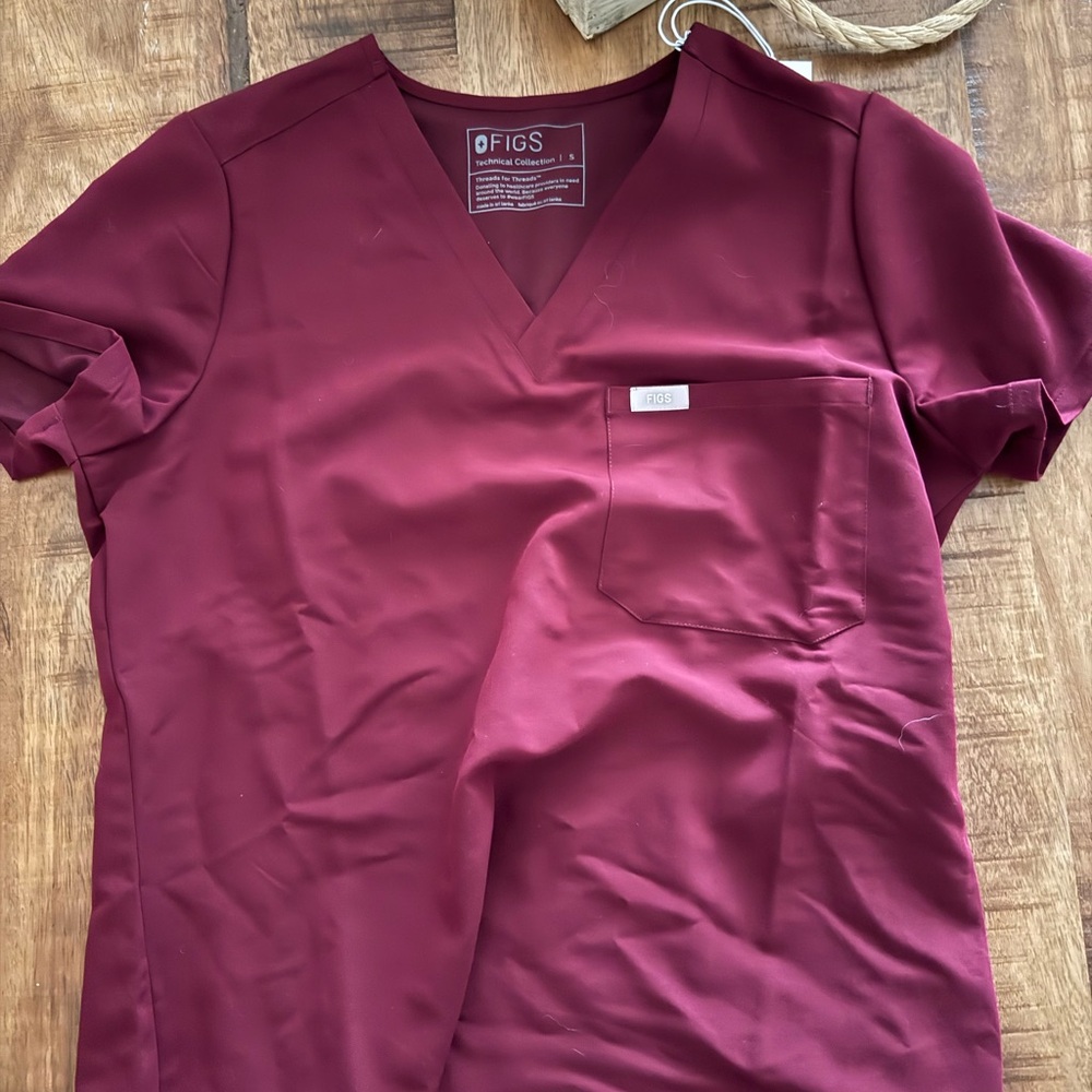 Figs maroon scrub top